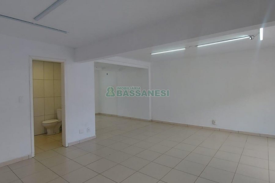 Loja com 110m², no bairro Jardim América em Caxias do Sul para Alugar
