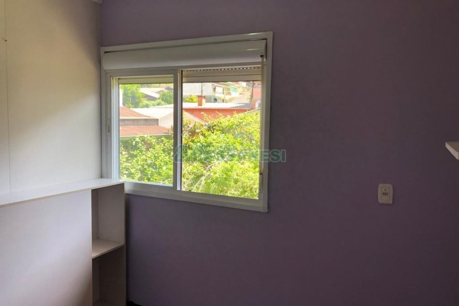 Sobrado com 180m², 2 dormitórios, 1 vaga, no bairro Charqueadas em Caxias do Sul para Comprar