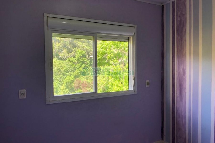 Sobrado com 180m², 2 dormitórios, 1 vaga, no bairro Charqueadas em Caxias do Sul para Comprar