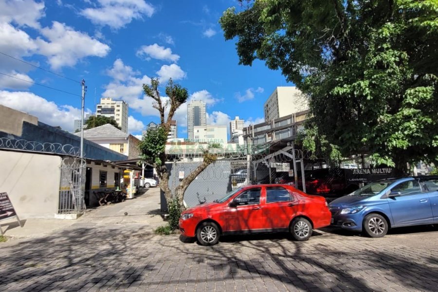 Terreno, no bairro Centro em Caxias do Sul para Comprar
