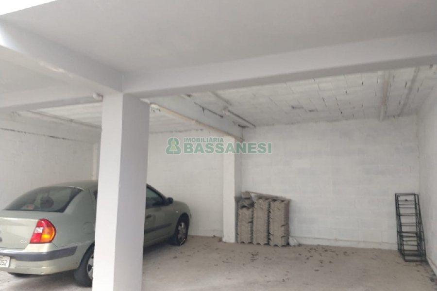 Sobrado com 57m², 2 dormitórios, 1 vaga, no bairro Santa Lúcia em Caxias do Sul para Comprar