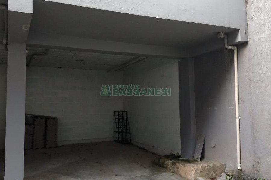 Sobrado com 57m², 2 dormitórios, 1 vaga, no bairro Santa Lúcia em Caxias do Sul para Comprar