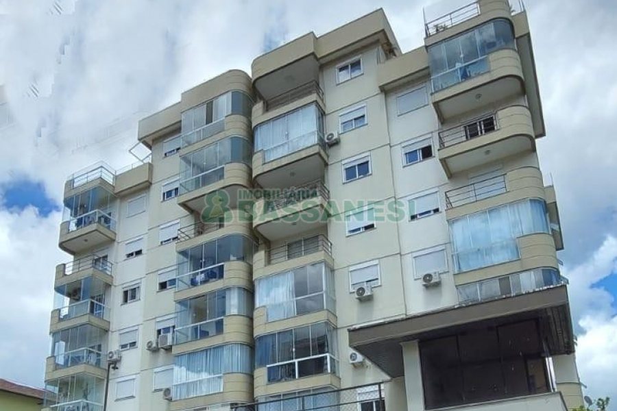 Apto Mobiliado com 116m², 3 dormitórios, 2 vagas, no bairro Santa Catarina em Caxias do Sul para Alugar