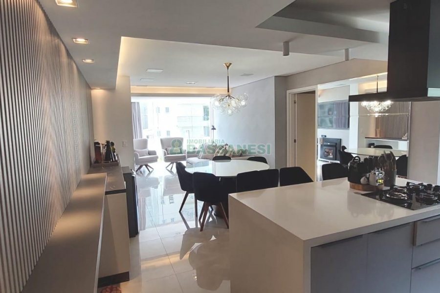 Apto Mobiliado com 116m², 3 dormitórios, 2 vagas, no bairro Santa Catarina em Caxias do Sul para Alugar