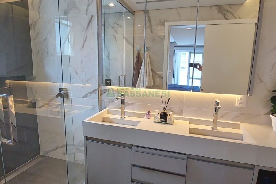 Apto Mobiliado com 116m², 3 dormitórios, 2 vagas, no bairro Santa Catarina em Caxias do Sul para Alugar