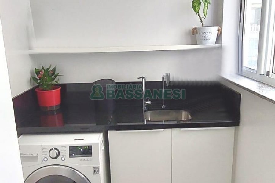 Apto Mobiliado com 116m², 3 dormitórios, 2 vagas, no bairro Santa Catarina em Caxias do Sul para Alugar