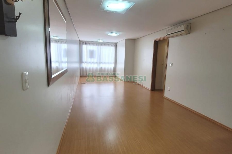 Apartamento com 82m², 2 dormitórios, 2 vagas, no bairro Rio Branco em Caxias do Sul para Comprar