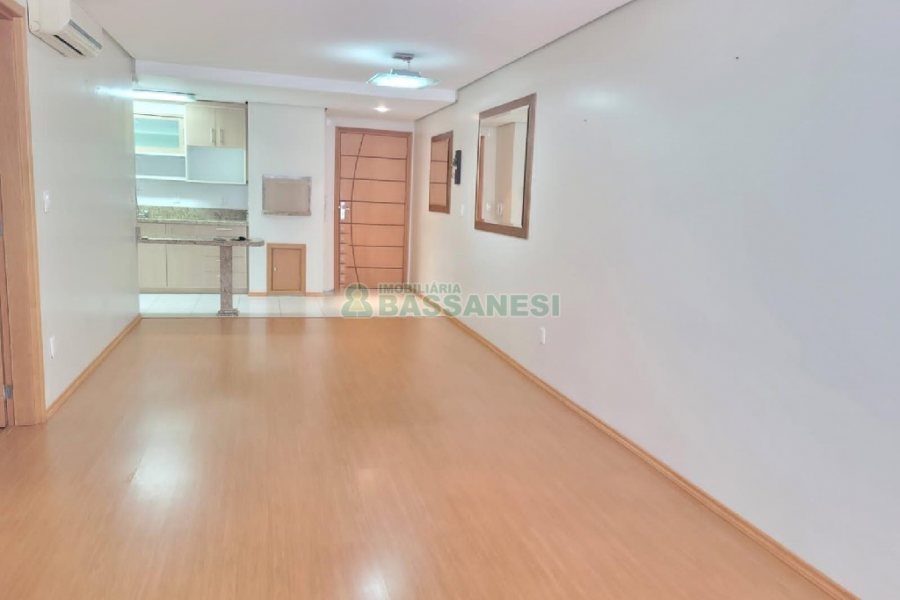 Apartamento com 82m², 2 dormitórios, 2 vagas, no bairro Rio Branco em Caxias do Sul para Comprar