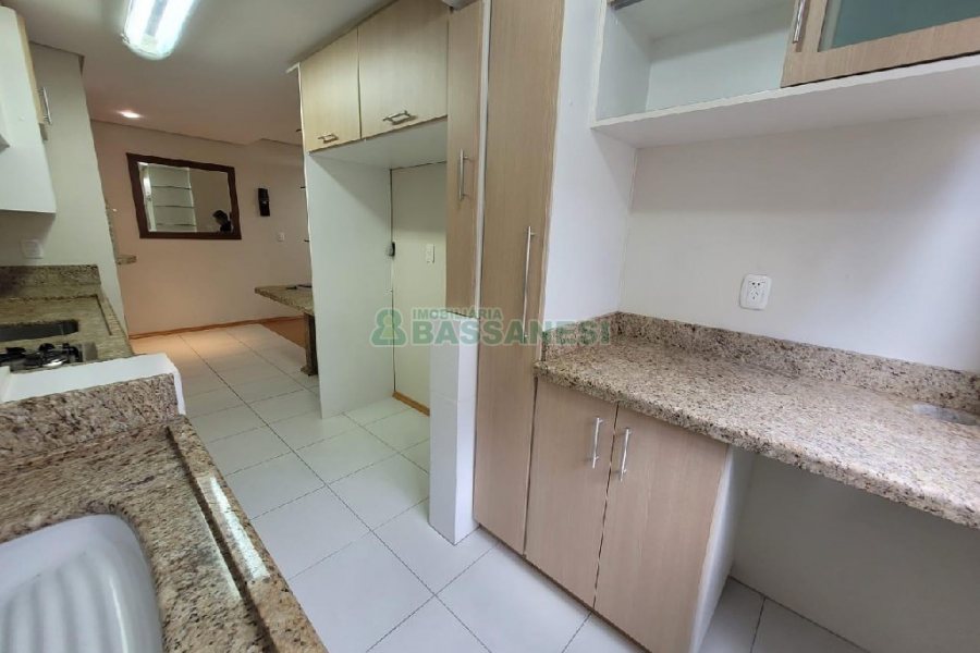 Apartamento com 82m², 2 dormitórios, 2 vagas, no bairro Rio Branco em Caxias do Sul para Comprar