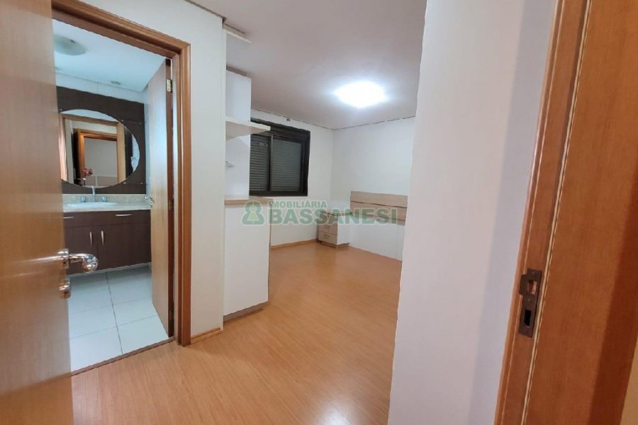 Apartamento com 82m², 2 dormitórios, 2 vagas, no bairro Rio Branco em Caxias do Sul para Comprar