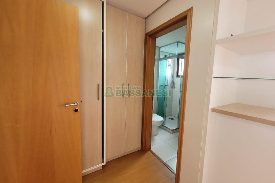 Apartamento com 82m², 2 dormitórios, 2 vagas, no bairro Rio Branco em Caxias do Sul para Comprar