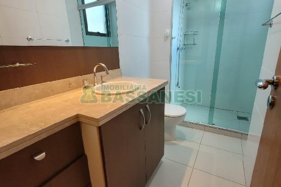 Apartamento com 82m², 2 dormitórios, 2 vagas, no bairro Rio Branco em Caxias do Sul para Comprar