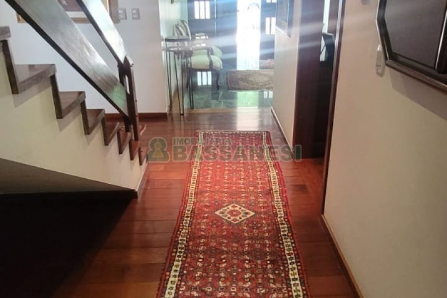 Casa com 672m², 4 dormitórios, 5 vagas, no bairro Bela Vista em Caxias do Sul para Comprar