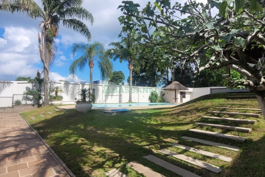 Casa com 672m², 4 dormitórios, 5 vagas, no bairro Bela Vista em Caxias do Sul para Comprar