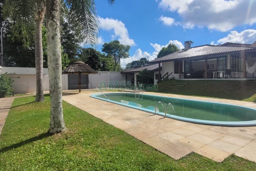 Casa com 672m², 4 dormitórios, 5 vagas, no bairro Bela Vista em Caxias do Sul para Comprar