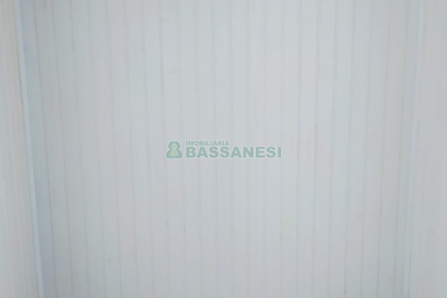Casa com 90m², 2 dormitórios, 2 vagas, no bairro Planalto em Caxias do Sul para Comprar