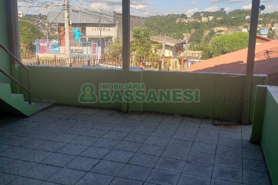 Casa com 252m², 5 dormitórios, no bairro Planalto em Caxias do Sul para Comprar