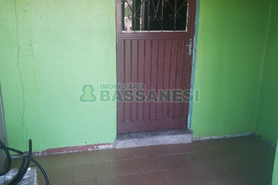 Casa com 252m², 5 dormitórios, no bairro Planalto em Caxias do Sul para Comprar