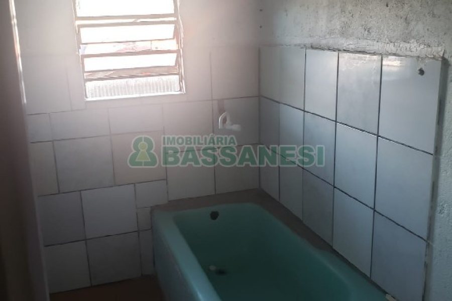 Casa com 252m², 5 dormitórios, no bairro Planalto em Caxias do Sul para Comprar
