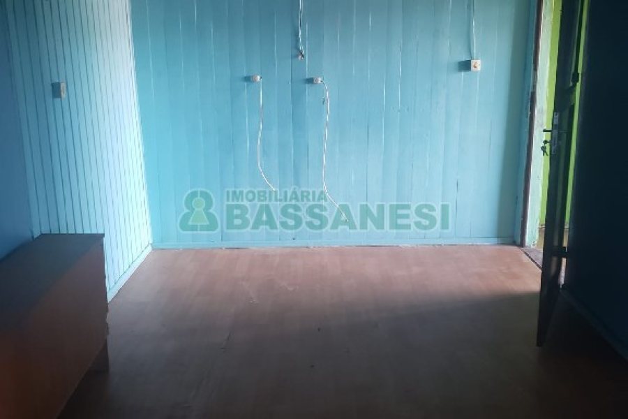 Casa com 252m², 5 dormitórios, no bairro Planalto em Caxias do Sul para Comprar