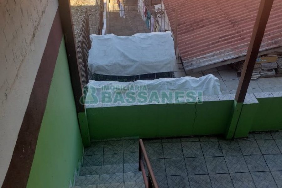 Casa com 252m², 5 dormitórios, no bairro Planalto em Caxias do Sul para Comprar