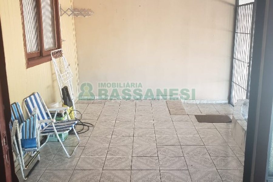 Casa com 252m², 5 dormitórios, no bairro Planalto em Caxias do Sul para Comprar