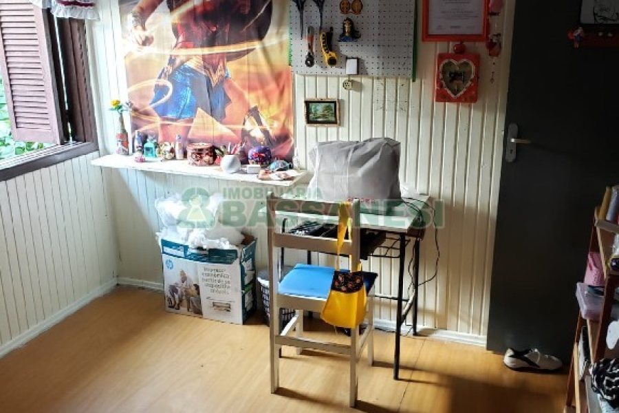 Casa com 252m², 5 dormitórios, no bairro Planalto em Caxias do Sul para Comprar