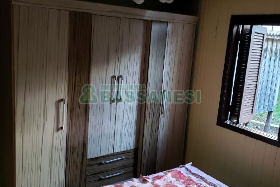 Casa com 252m², 5 dormitórios, no bairro Planalto em Caxias do Sul para Comprar