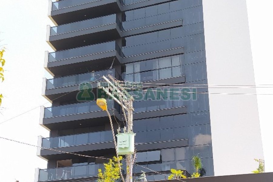 Apartamento com 142m², 3 dormitórios, 3 vagas, no bairro Centro em Caxias do Sul para Comprar