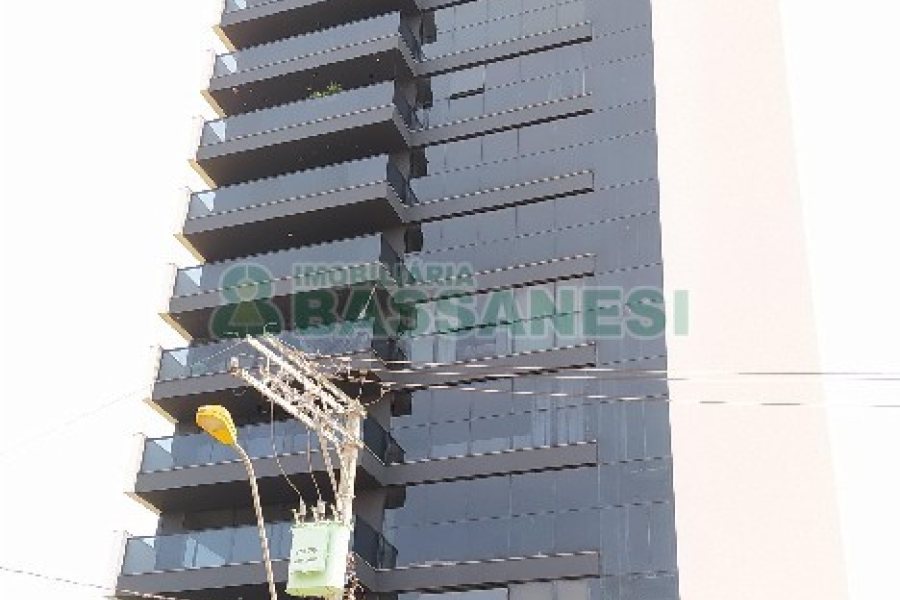 Apartamento com 142m², 3 dormitórios, 3 vagas, no bairro Centro em Caxias do Sul para Comprar