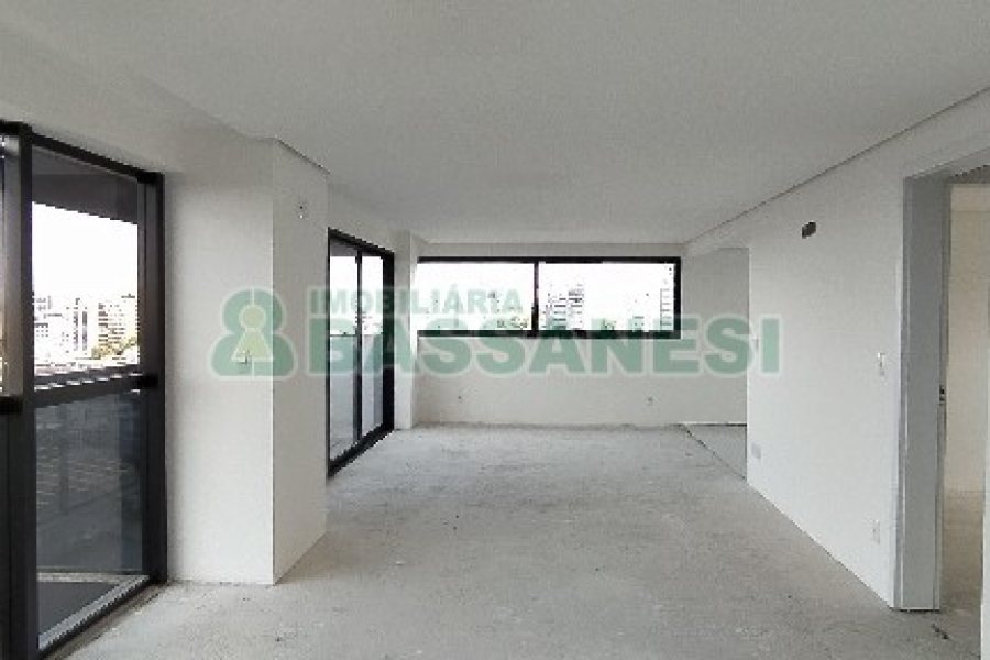 Apartamento com 142m², 3 dormitórios, 3 vagas, no bairro Centro em Caxias do Sul para Comprar