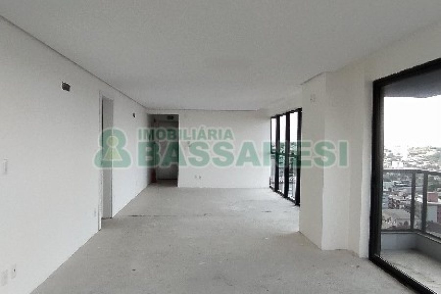 Apartamento com 142m², 3 dormitórios, 3 vagas, no bairro Centro em Caxias do Sul para Comprar