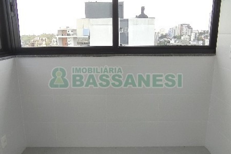 Apartamento com 142m², 3 dormitórios, 3 vagas, no bairro Centro em Caxias do Sul para Comprar