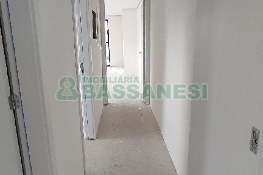 Apartamento com 142m², 3 dormitórios, 3 vagas, no bairro Centro em Caxias do Sul para Comprar