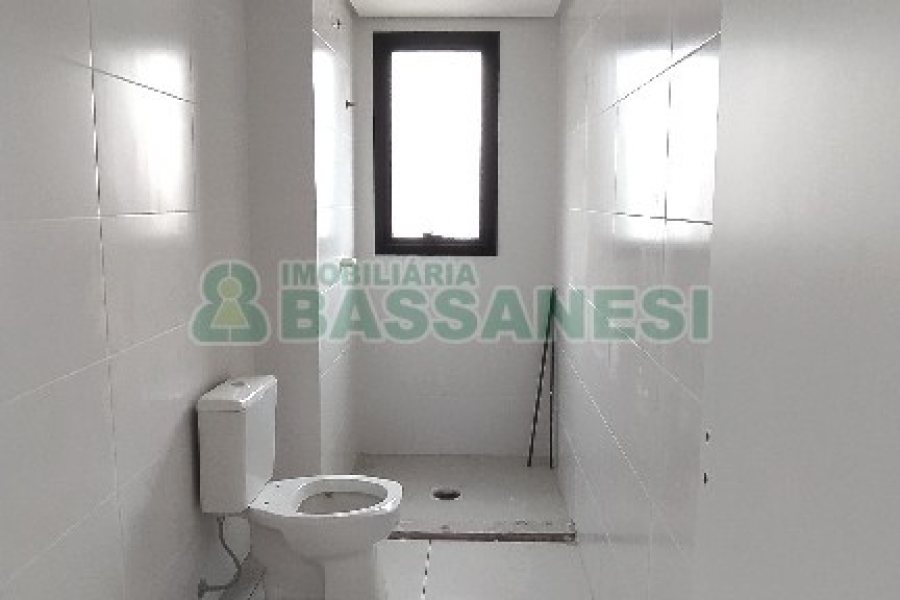 Apartamento com 142m², 3 dormitórios, 3 vagas, no bairro Centro em Caxias do Sul para Comprar