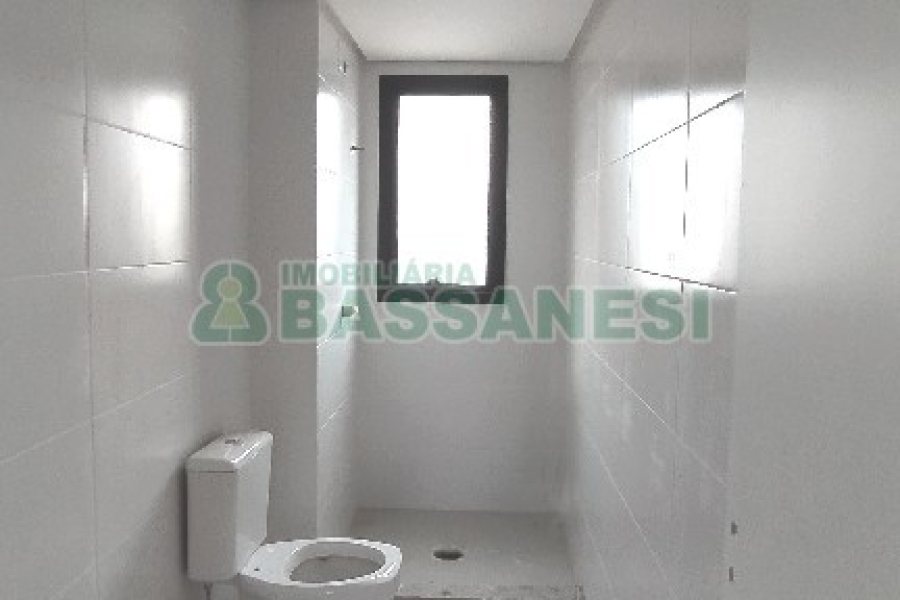 Apartamento com 142m², 3 dormitórios, 3 vagas, no bairro Centro em Caxias do Sul para Comprar