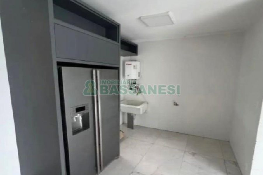 Casa com 215m², 3 dormitórios, 2 vagas, no bairro Bela Vista em Caxias do Sul para Alugar