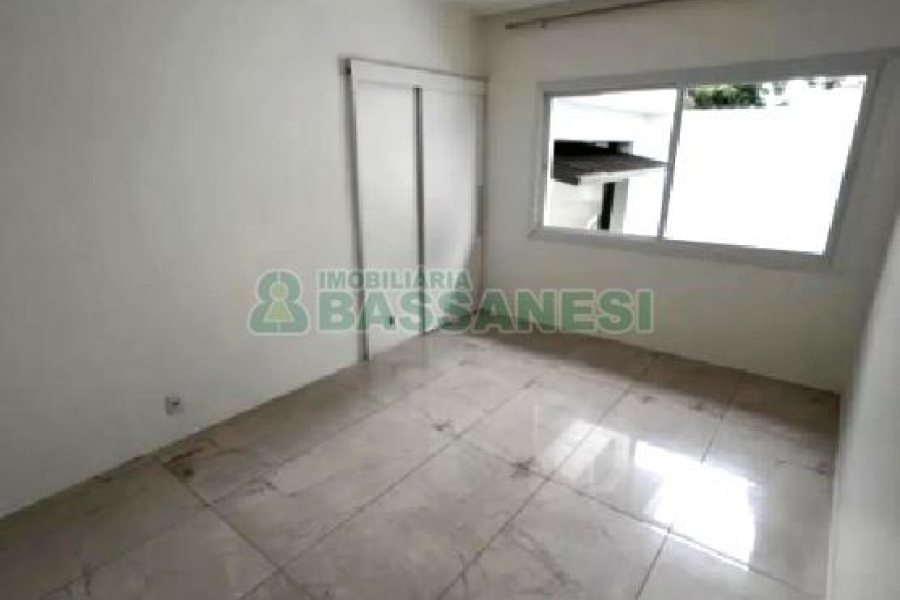 Casa com 215m², 3 dormitórios, 2 vagas, no bairro Bela Vista em Caxias do Sul para Alugar