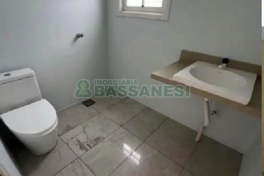 Casa com 215m², 3 dormitórios, 2 vagas, no bairro Bela Vista em Caxias do Sul para Alugar
