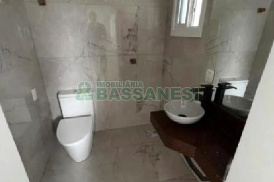 Casa com 215m², 3 dormitórios, 2 vagas, no bairro Bela Vista em Caxias do Sul para Alugar