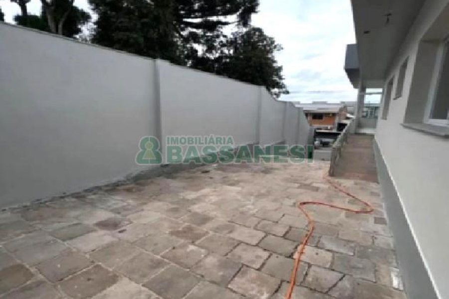 Casa com 215m², 3 dormitórios, 2 vagas, no bairro Bela Vista em Caxias do Sul para Alugar