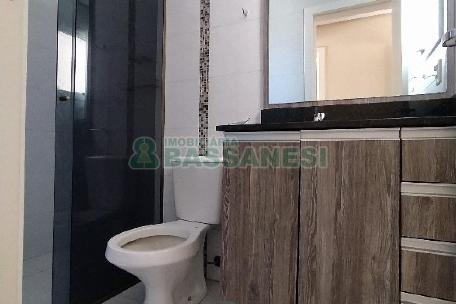 Apto Mobiliado com 59m², 2 dormitórios, 1 vaga, no bairro Panazzolo em Caxias do Sul para Comprar