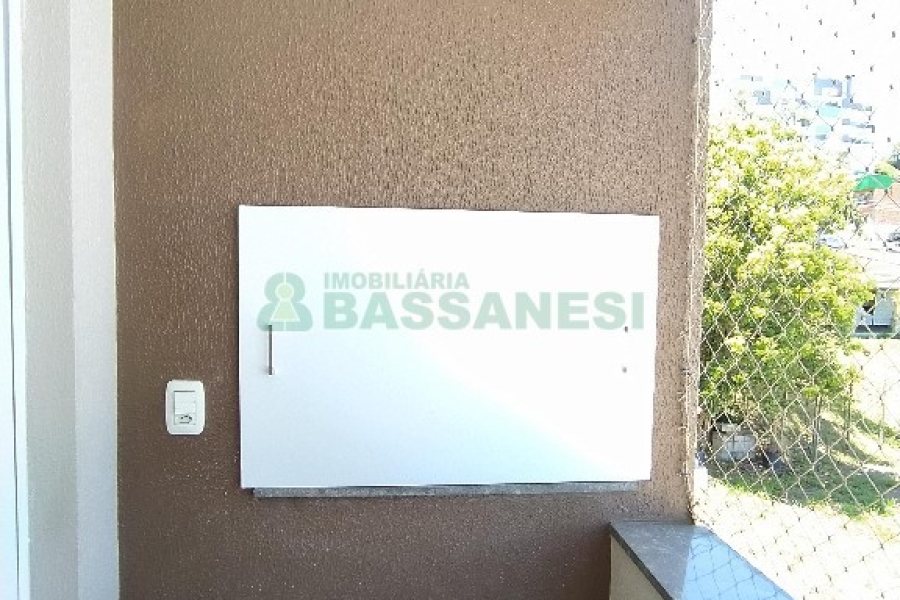 Apto Mobiliado com 59m², 2 dormitórios, 1 vaga, no bairro Panazzolo em Caxias do Sul para Comprar