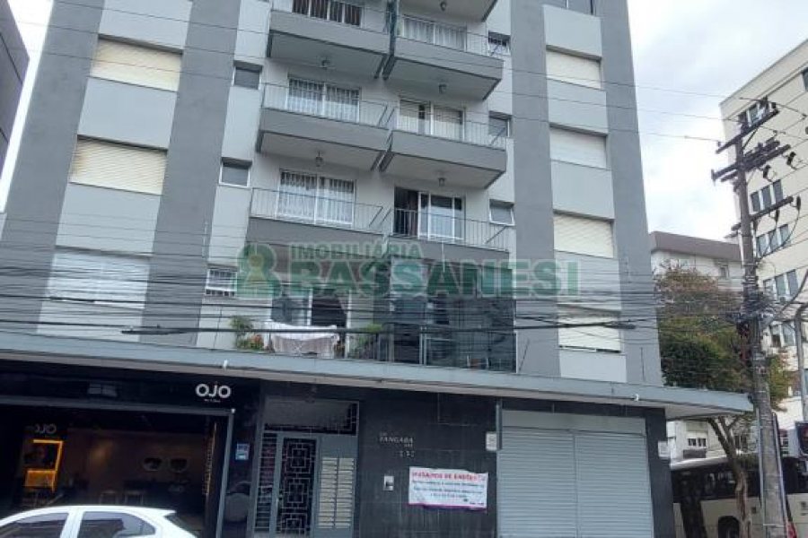 Apto Mobiliado com 68m², 2 dormitórios, 1 vaga, no bairro Centro em Caxias do Sul para Alugar ou Comprar