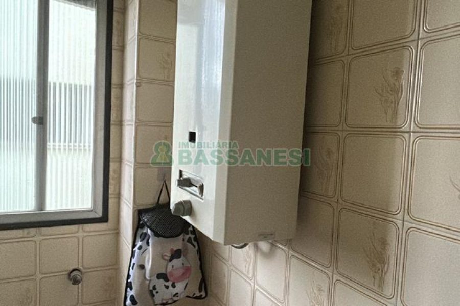 Apto Mobiliado com 68m², 2 dormitórios, 1 vaga, no bairro Centro em Caxias do Sul para Alugar ou Comprar