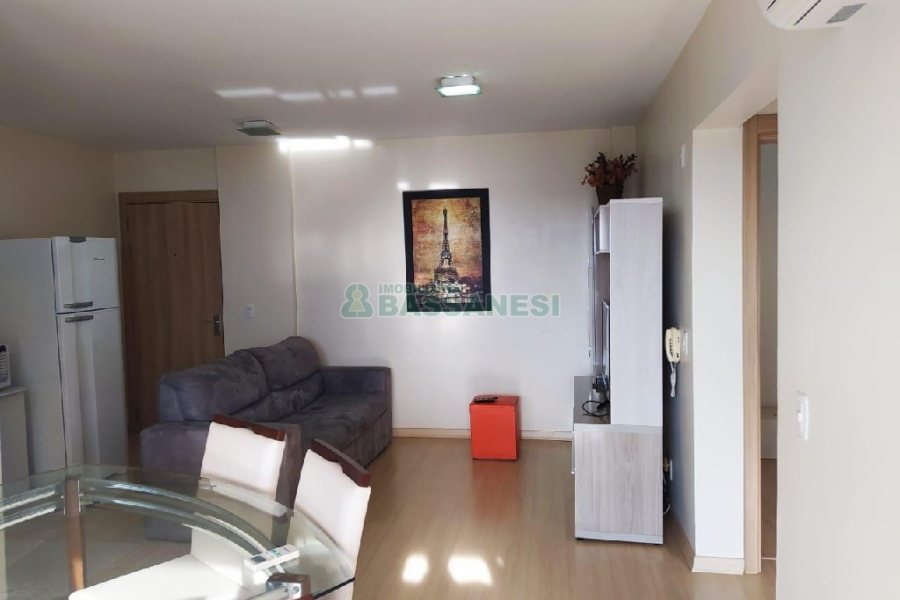 Apartamento com 63m², 2 dormitórios, 2 vagas, no bairro Nossa Senhora da Saúde em Caxias do Sul para Comprar