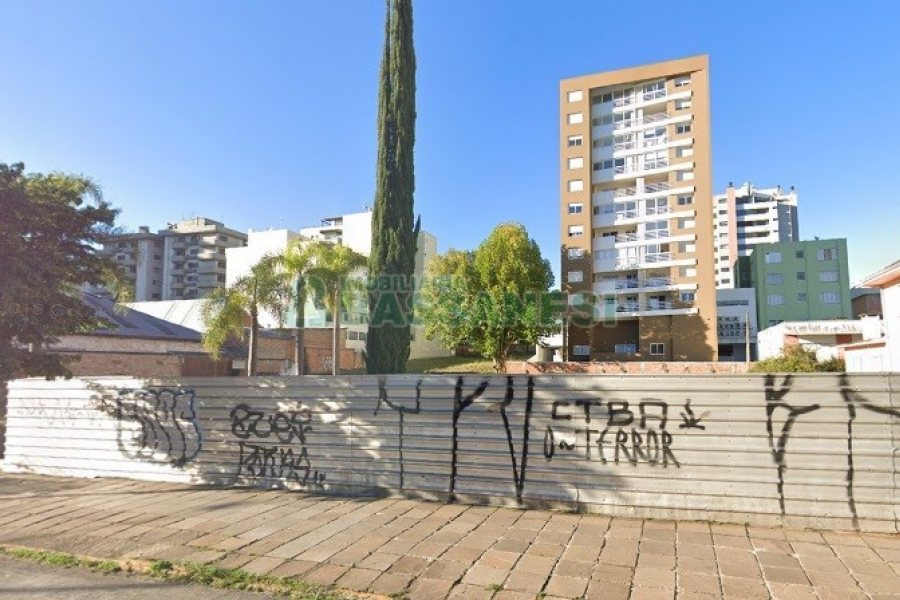 Terreno, no bairro Lourdes em Caxias do Sul para Comprar