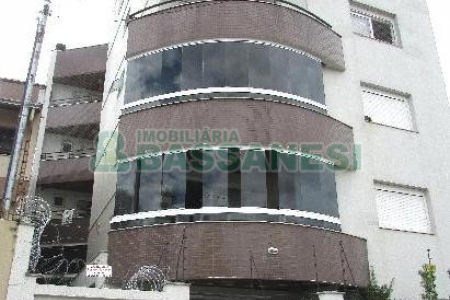 Apto Mobiliado com 93m², 2 dormitórios, 2 vagas, no bairro Cinqüentenário em Caxias do Sul para Alugar