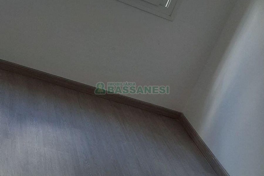 Apto Mobiliado com 93m², 2 dormitórios, 2 vagas, no bairro Cinqüentenário em Caxias do Sul para Alugar