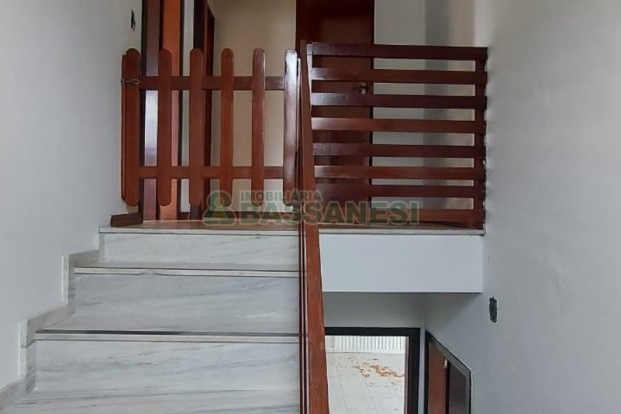 Casa com 283m², 5 dormitórios, 3 vagas, no bairro Jardim América em Caxias do Sul para Alugar ou Comprar